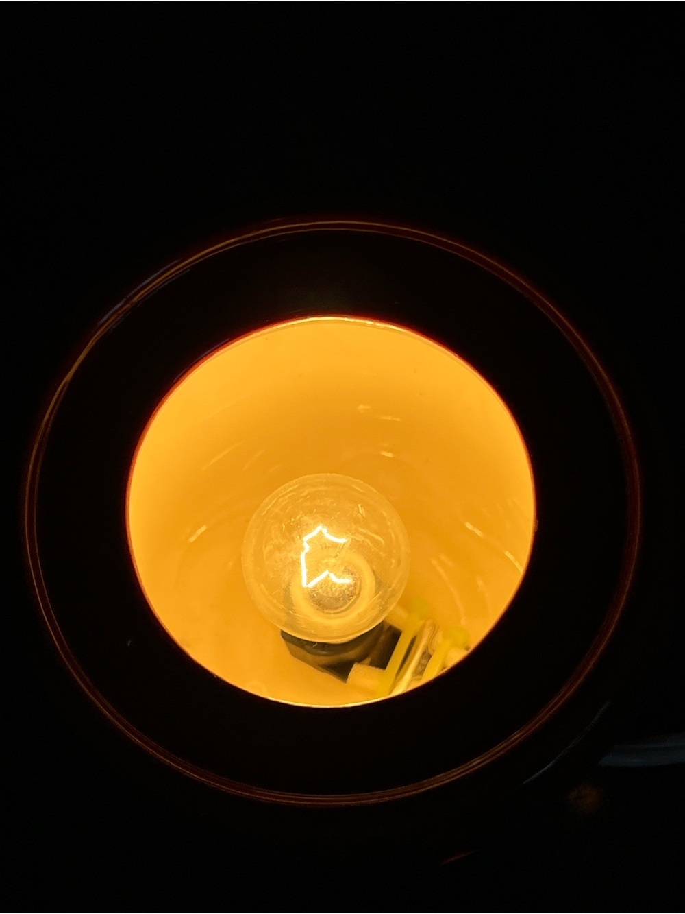 Scentsy Apple Full-Size Ceramic Wax Warmer Night Light Warmer - Picture 7 of 8